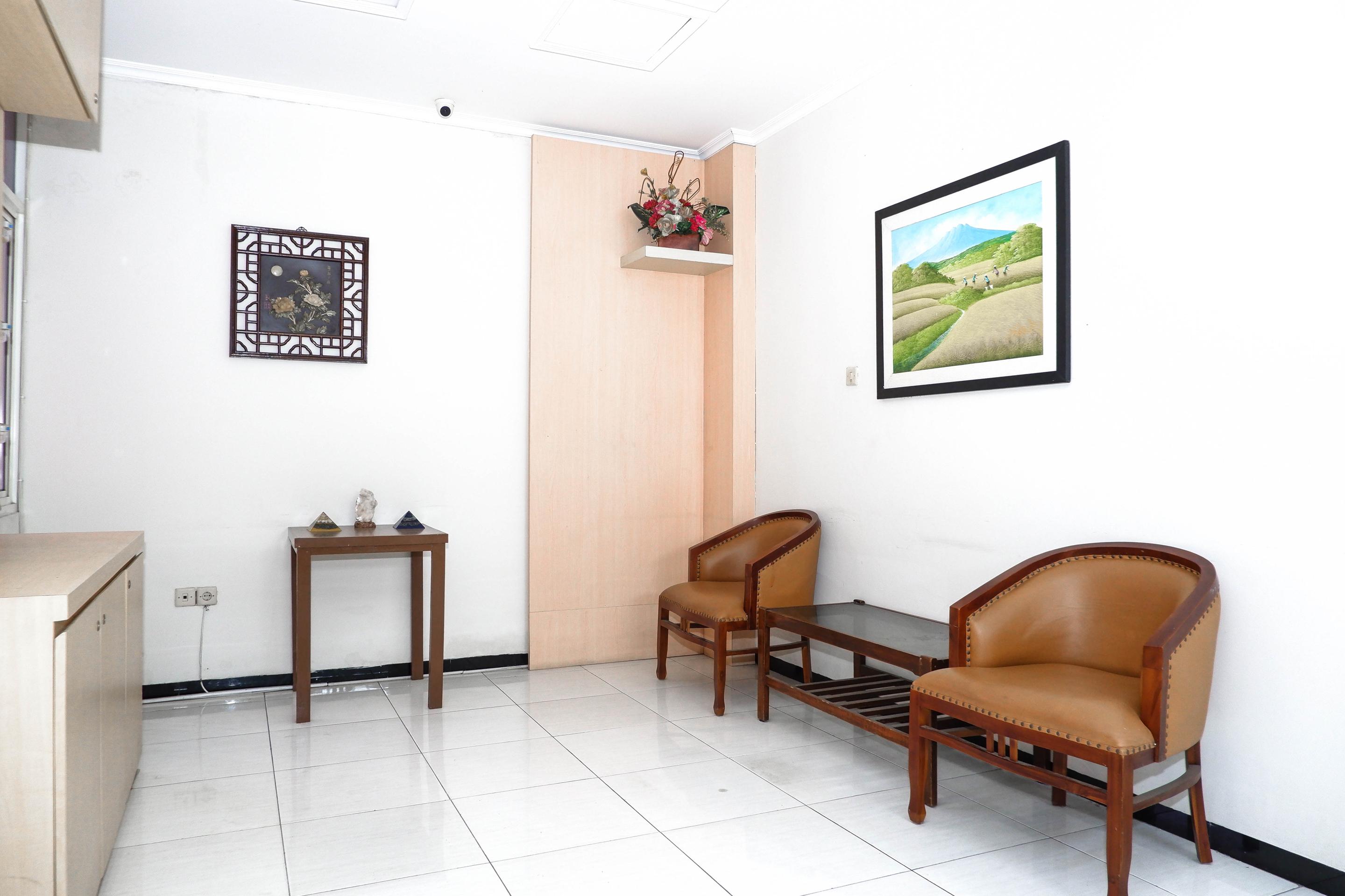 Sky Guesthouse Semarang Exterior photo