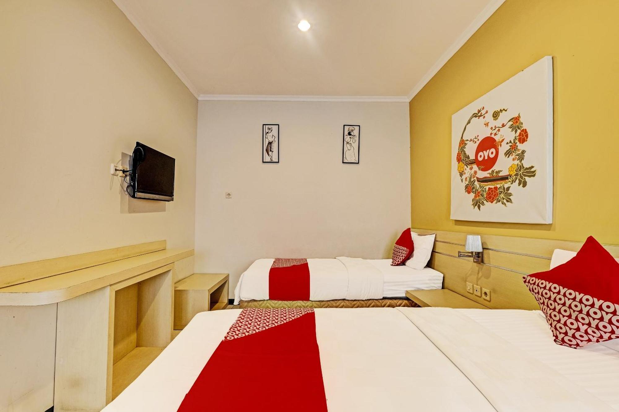 Sky Guesthouse Semarang Exterior photo
