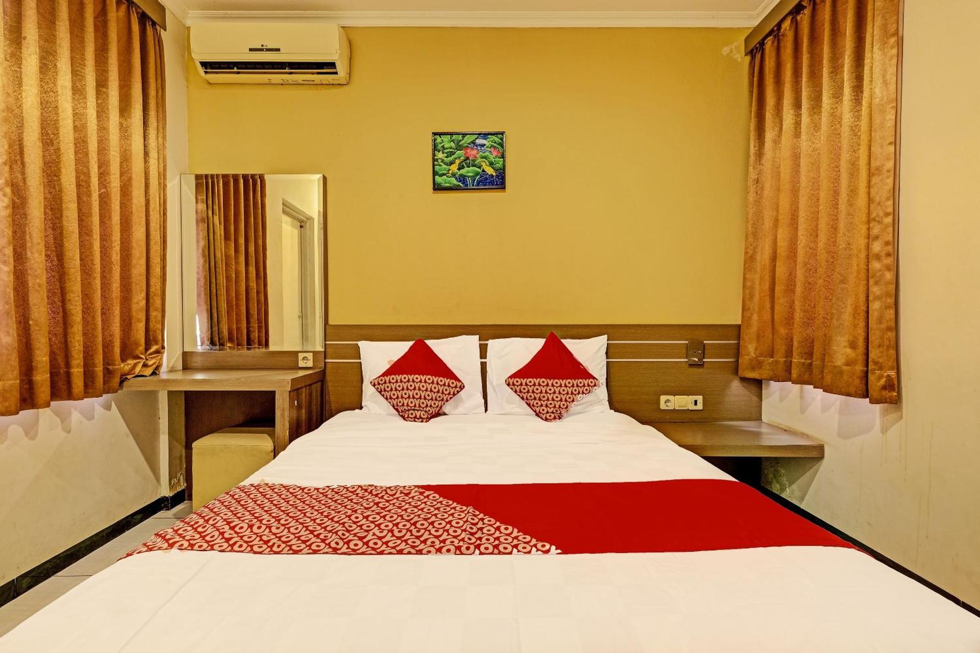 Sky Guesthouse Semarang Exterior photo