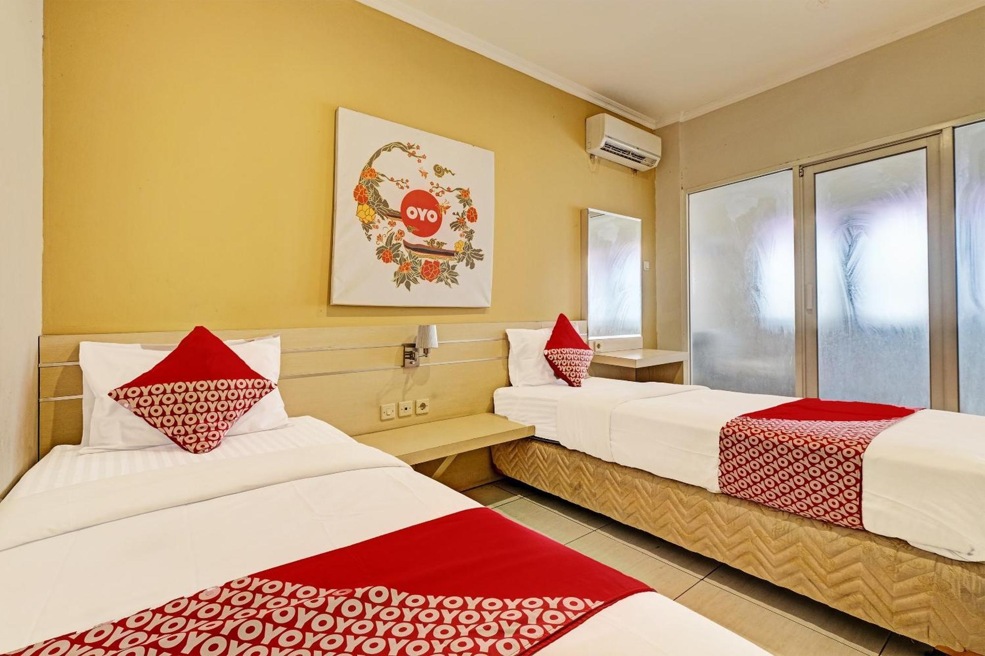 Sky Guesthouse Semarang Exterior photo