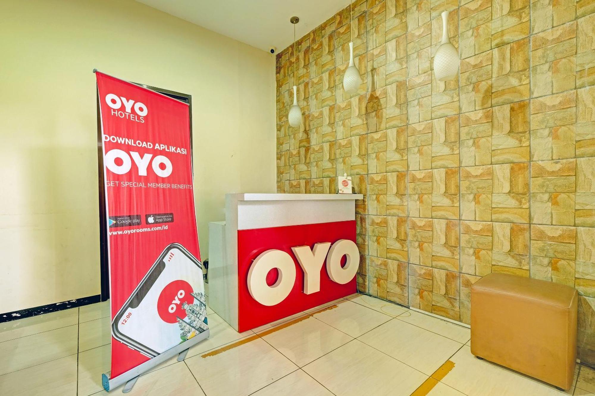 Sky Guesthouse Semarang Exterior photo