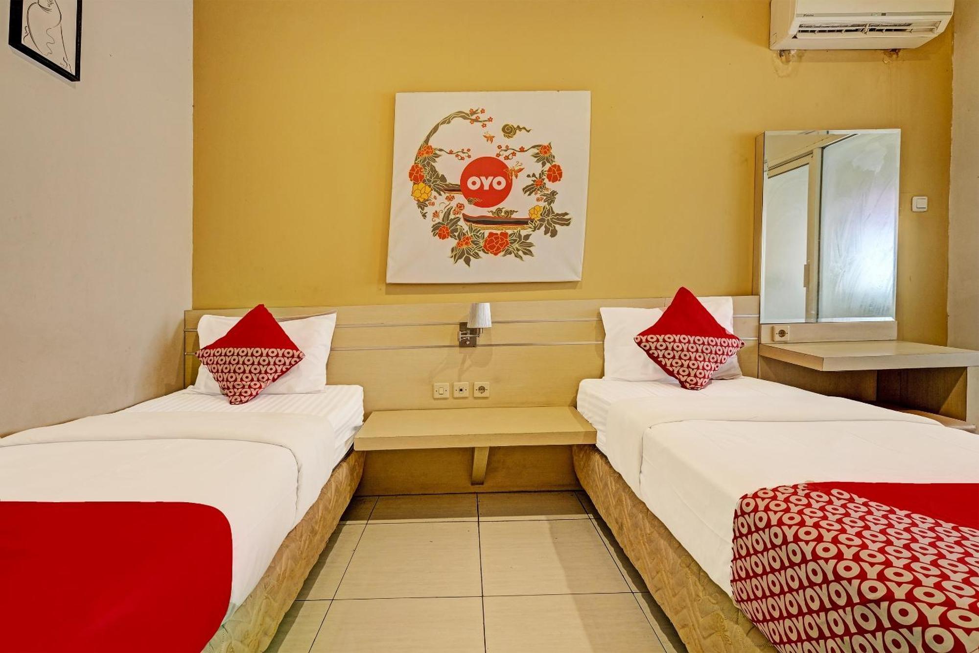 Sky Guesthouse Semarang Exterior photo