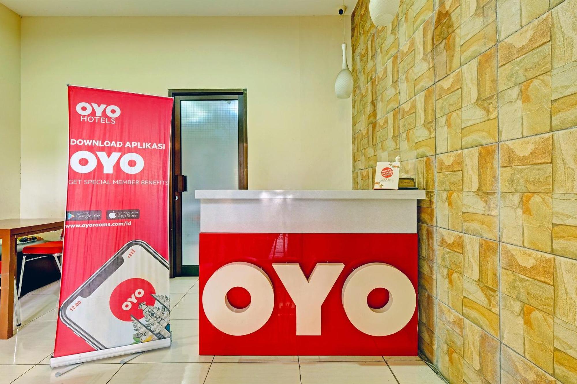 Sky Guesthouse Semarang Exterior photo